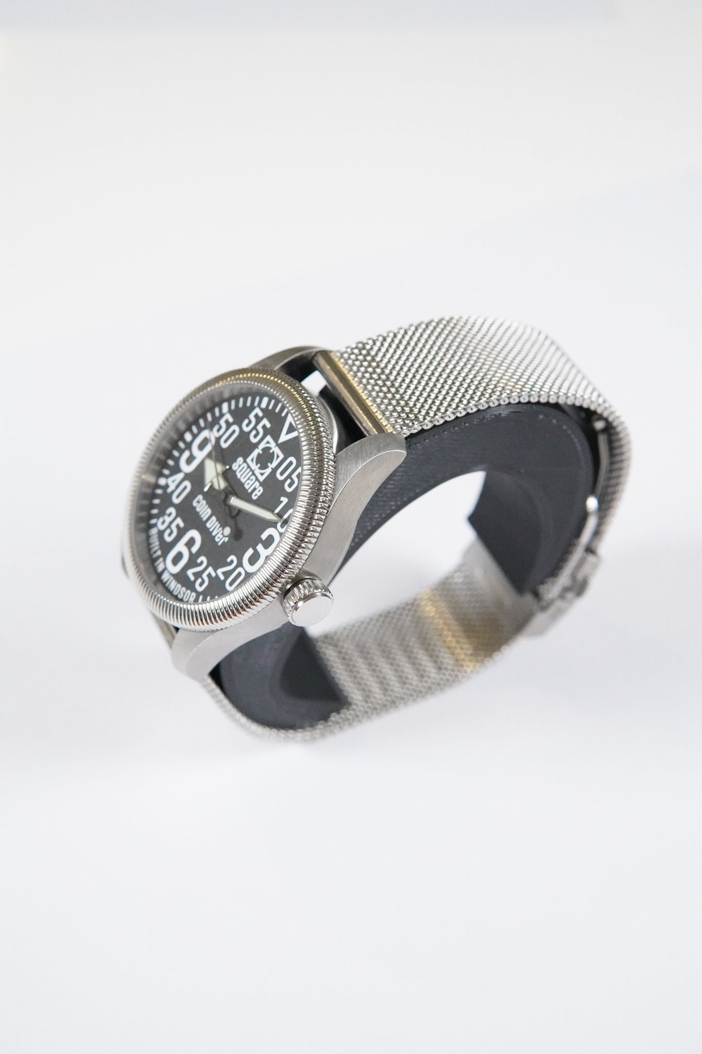 Coin Diver Black
